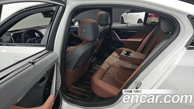 BMW 5 Series (G60) 530i xDrive M Sport Pro Special Edition 2026 — фото 12