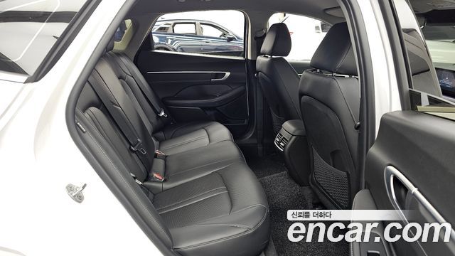 Hyundai Sonata The Edge (DN8) 2.0 Premium 2024 — фото 12