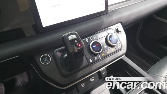 Land Rover Defender (L663) 90 D250 SE 2022 — фото 9