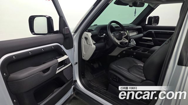 Land Rover Defender (L663) 90 D250 SE 2022 — фото 10