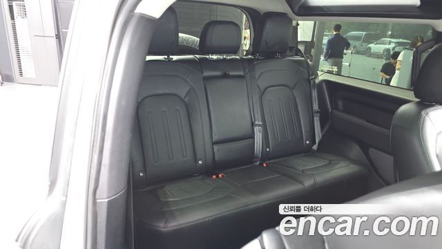 Land Rover Defender (L663) 90 D250 SE 2022 — фото 11