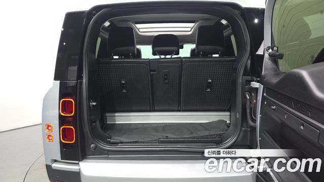 Land Rover Defender (L663) 90 D250 SE 2022 — фото 16