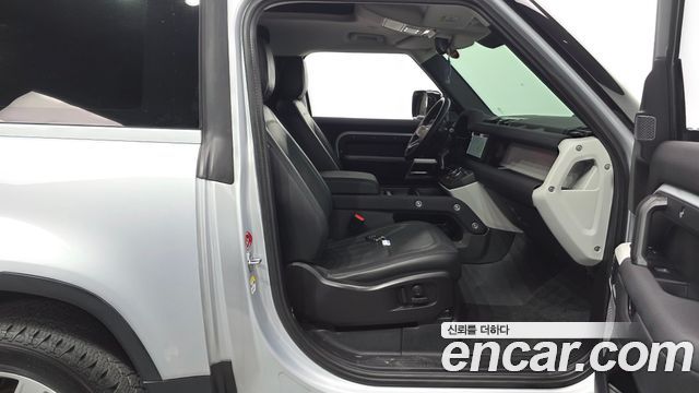 Land Rover Defender (L663) 90 D250 SE 2022 — фото 26