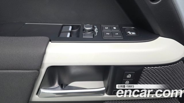 Land Rover Defender (L663) 90 D250 SE 2022 — фото 27