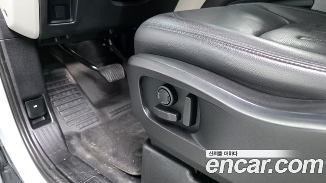 Land Rover Defender (L663) 90 D250 SE 2022 — фото 31