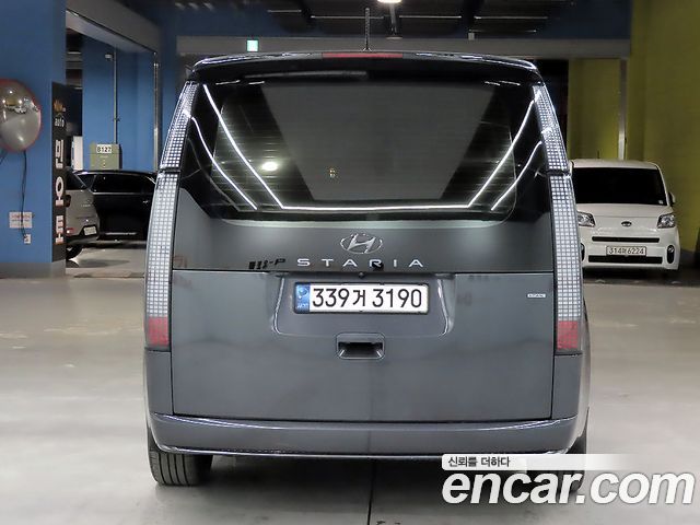 Hyundai Staria 4WD Lounge 7-Seater Inspiration 2022 — фото 4
