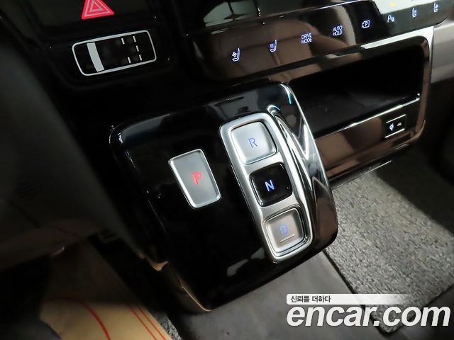 Hyundai Staria 4WD Lounge 7-Seater Inspiration 2022 — фото 9