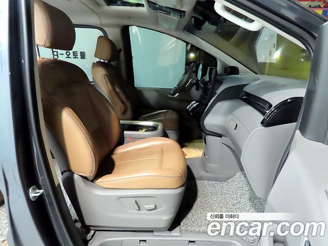 Hyundai Staria 4WD Lounge 7-Seater Inspiration 2022 — фото 15
