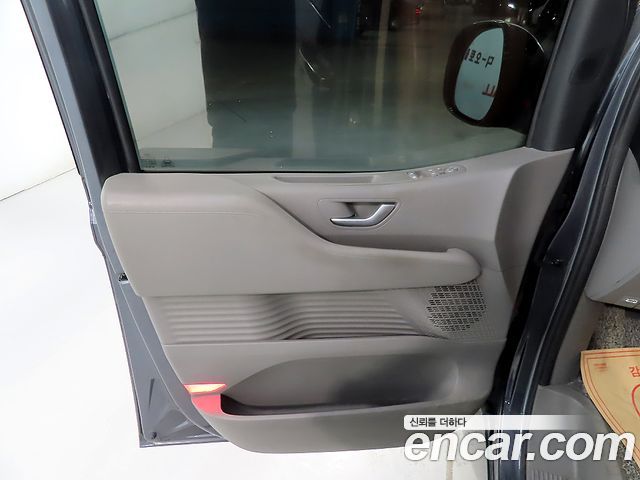 Hyundai Staria 4WD Lounge 7-Seater Inspiration 2022 — фото 16