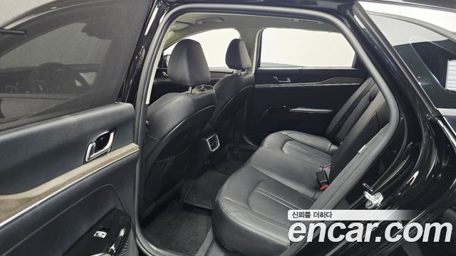 Kia K5 (III) 2.0 Noblesse 2023 — фото 15