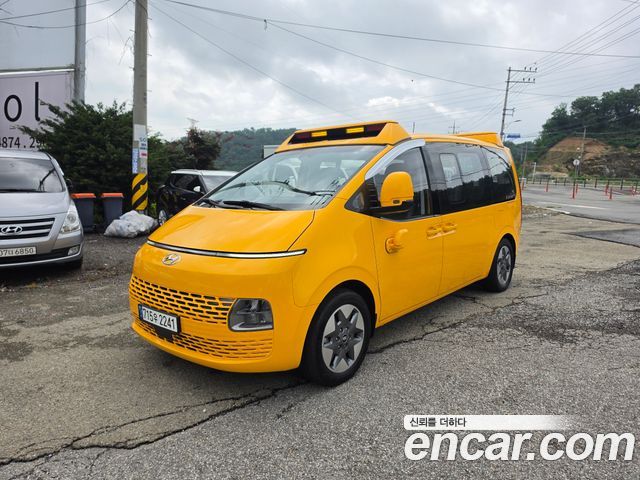 Hyundai Staria L3.5  Kinder Safety Car 11-Seater