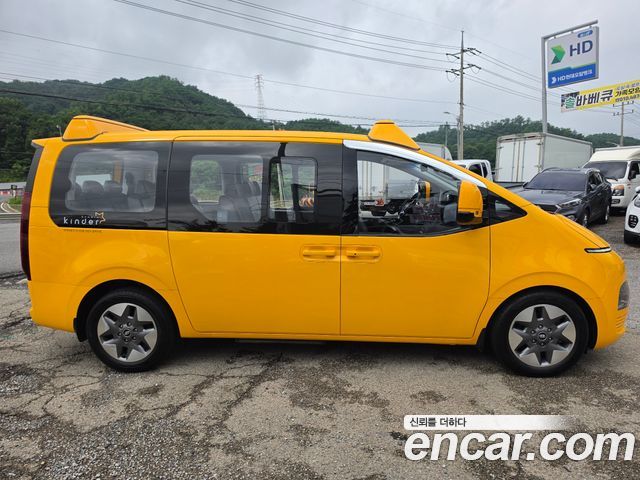 Hyundai Staria L3.5  Kinder Safety Car 11-Seater 2022 — фото 3