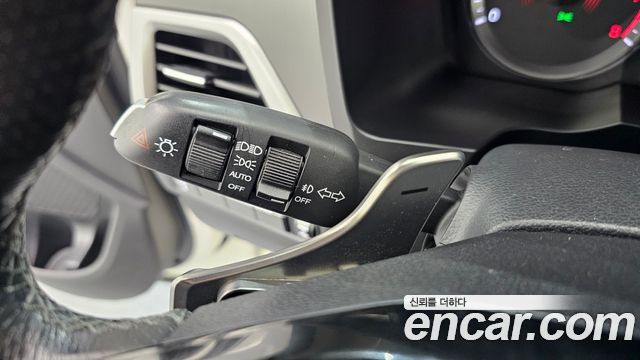 KG Mobility (SsangYong) Beautiful Korando Gasoline 1.5 2WD C5 Plus 2021 — фото 18