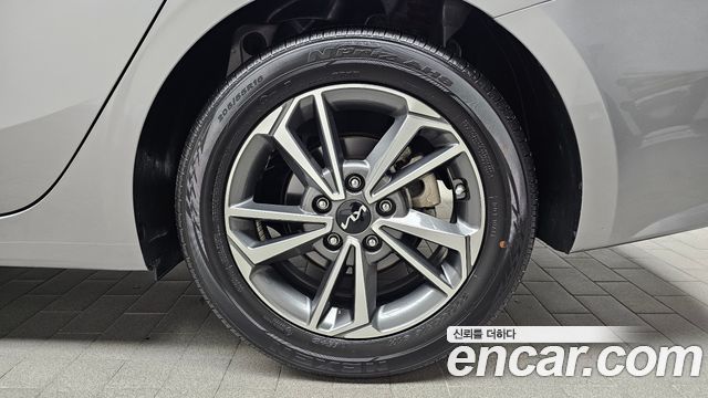 Kia K3 (II) 1.6 Prestige 2024 — фото 21