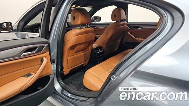 BMW 5 Series (G30) 520d M Sport package 2018 — фото 11
