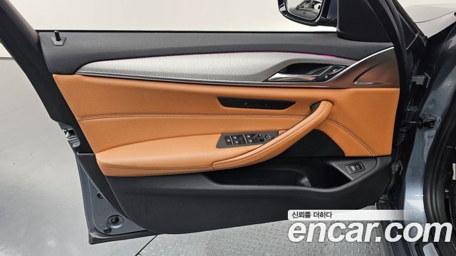 BMW 5 Series (G30) 520d M Sport package 2018 — фото 24