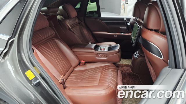 Genesis G90 (RS4) Gasoline 3.5 Turbo e-S/C AWD 2023 — фото 11