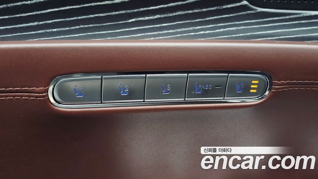 Genesis G90 (RS4) Gasoline 3.5 Turbo e-S/C AWD 2023 — фото 28