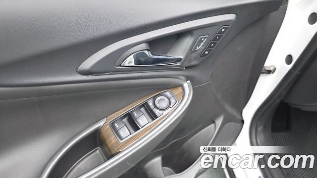 Chevrolet Malibu 1.3 Turbo Premier 2019 — фото 28