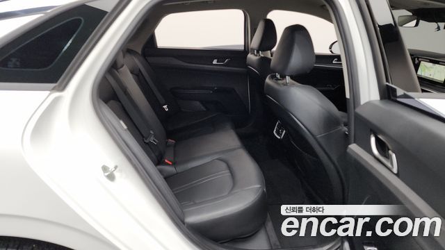 Kia K5 (III) 2.0 Prestige 2023 — фото 11