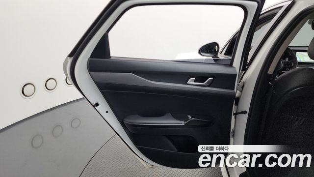 Kia K5 (III) 2.0 Prestige 2023 — фото 25