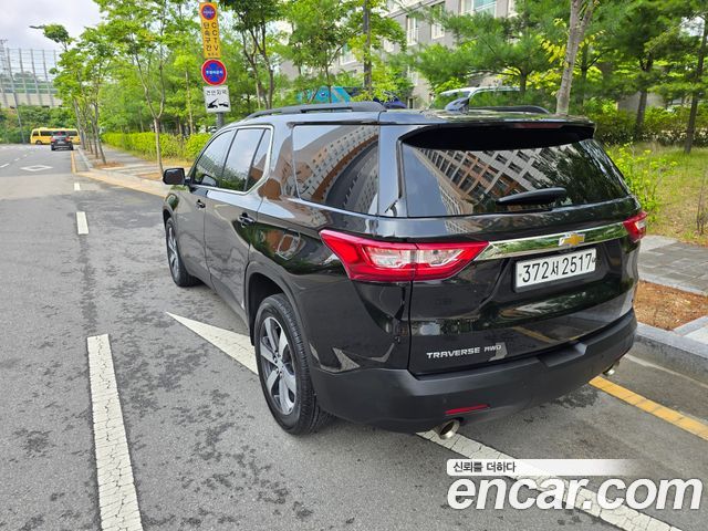 Chevrolet Traverse 3.6 AWD LT Leather Premium 2020 — фото 6