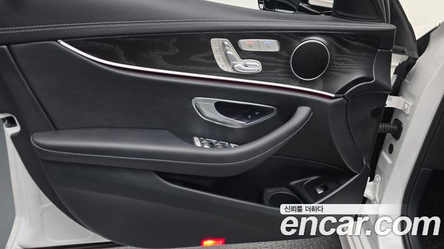 Mercedes-Benz E-Class (W213) E250 AMG Line 2023 — фото 24