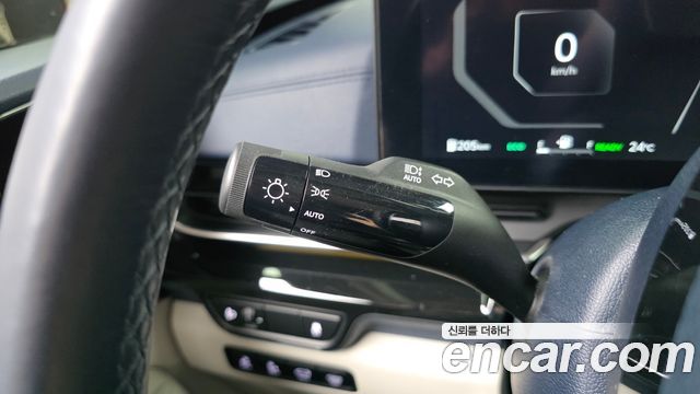 Kia Carnival (IV) HEV 9seater Signature 2024 — фото 33