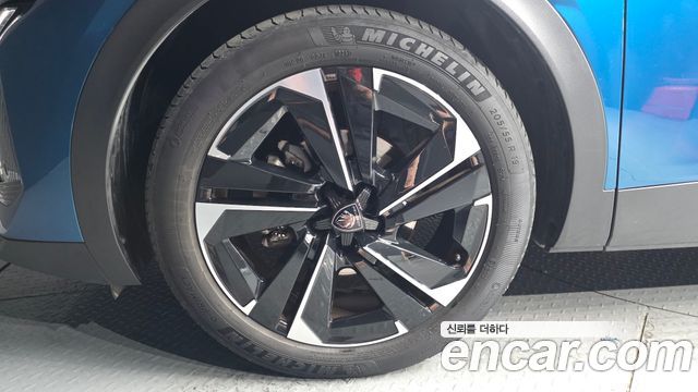 Peugeot 408 1.2 Pure Tech Allure 2023 — фото 5