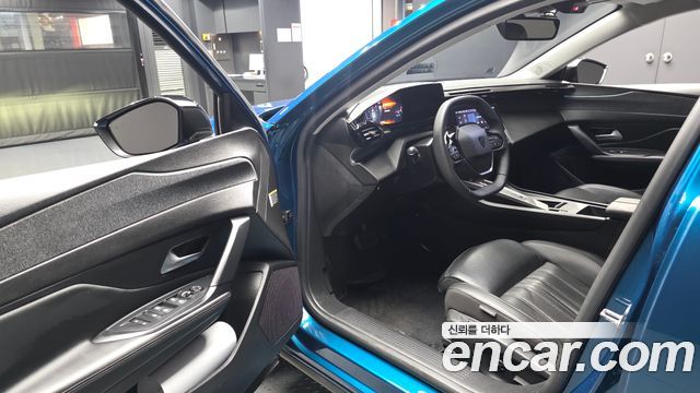 Peugeot 408 1.2 Pure Tech Allure 2023 — фото 10