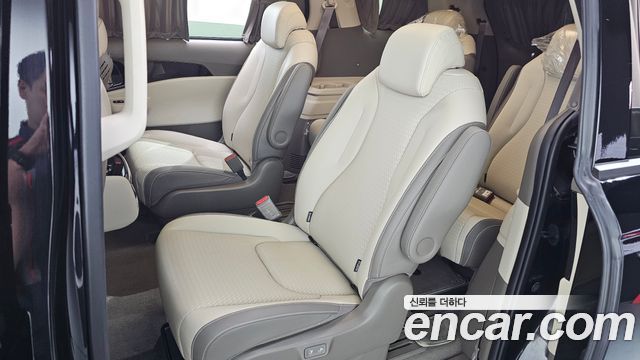 Kia Carnival (IV) HEV 9-Seater Hi-Limousine Signature 2025 — фото 15