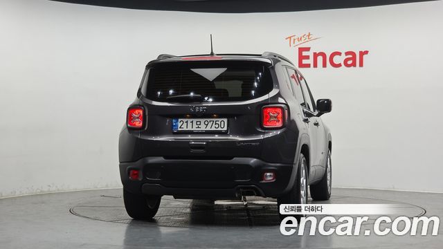 Jeep Renegade 2.4 Limited 2021 — фото 4