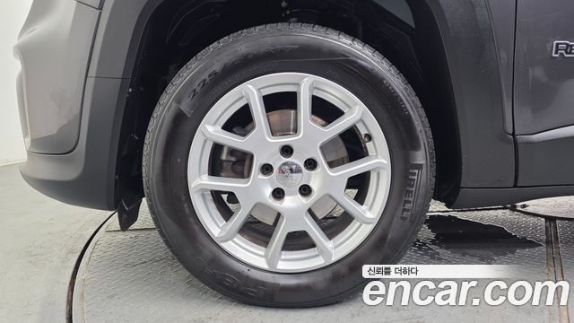 Jeep Renegade 2.4 Limited 2021 — фото 5