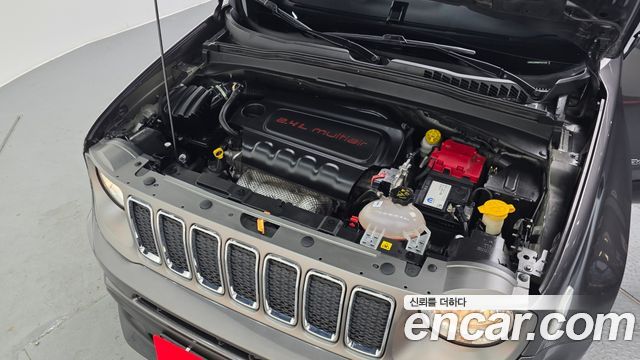 Jeep Renegade 2.4 Limited 2021 — фото 6