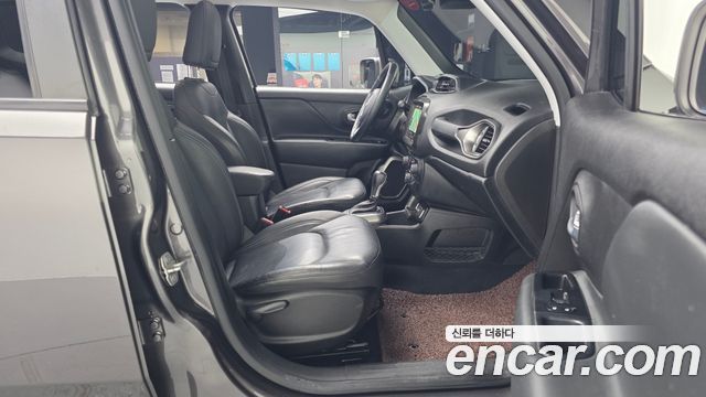Jeep Renegade 2.4 Limited 2021 — фото 11