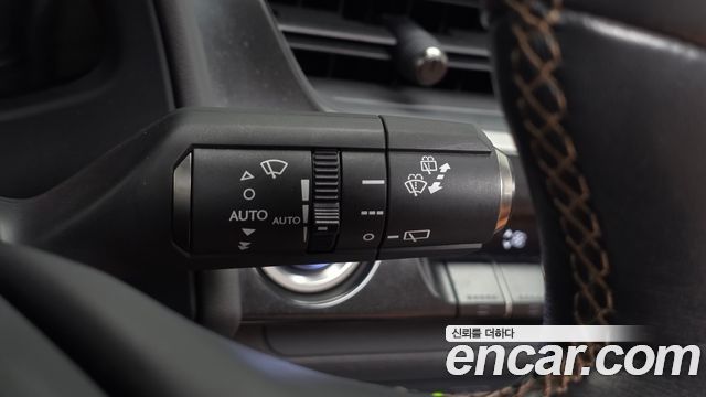 Lexus UX250h 2.0 2WD 2020 — фото 19
