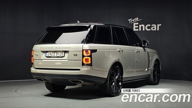 Land Rover Range Rover (IV) 5.0 SC Range Rover Fifty 2021 — фото 2