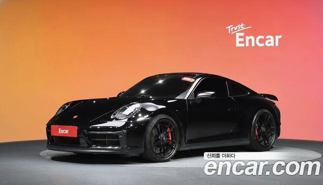 Porsche 911 (992) Carrera 4 GTS