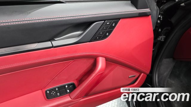 Porsche 911 (992) Carrera 4 GTS 2023 — фото 33