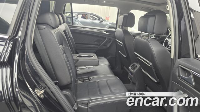 Volkswagen Tiguan Allspace 2.0 TDI Prestige 2020 — фото 11