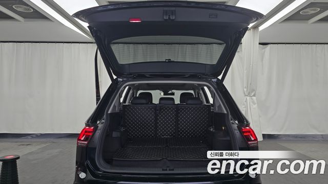 Volkswagen Tiguan Allspace 2.0 TDI Prestige 2020 — фото 20