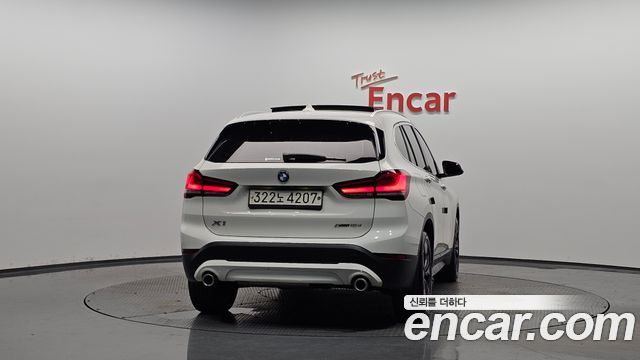 BMW X1 (F48) xDrive 18d Advantage 2020 — фото 4