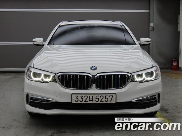 BMW 5 Series (G30) 520i Luxury 2018 — фото 2