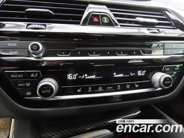 BMW 5 Series (G30) 520i Luxury 2018 — фото 17
