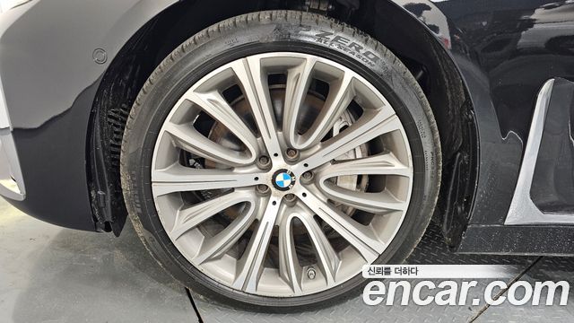 BMW 7 Series (G11) 750Li xDrive Luxury 2016 — фото 5