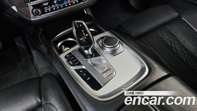 BMW 7 Series (G11) 750Li xDrive Luxury 2016 — фото 9