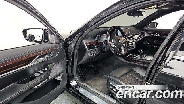 BMW 7 Series (G11) 750Li xDrive Luxury 2016 — фото 10