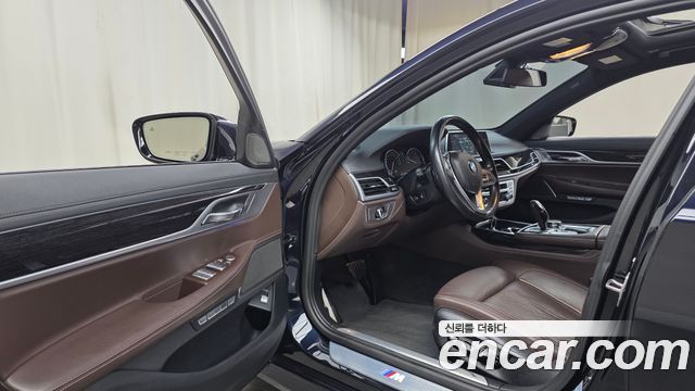 BMW 7 Series (G11) 740Li xDrive M Sport Package 2017 — фото 10
