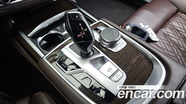 BMW 7 Series (G11) 745e iPerformance Design Pure Excellence 2021 — фото 9