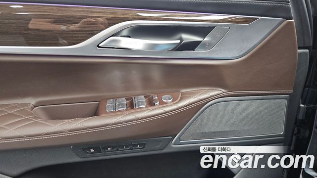 BMW 7 Series (G11) 745e iPerformance Design Pure Excellence 2021 — фото 19